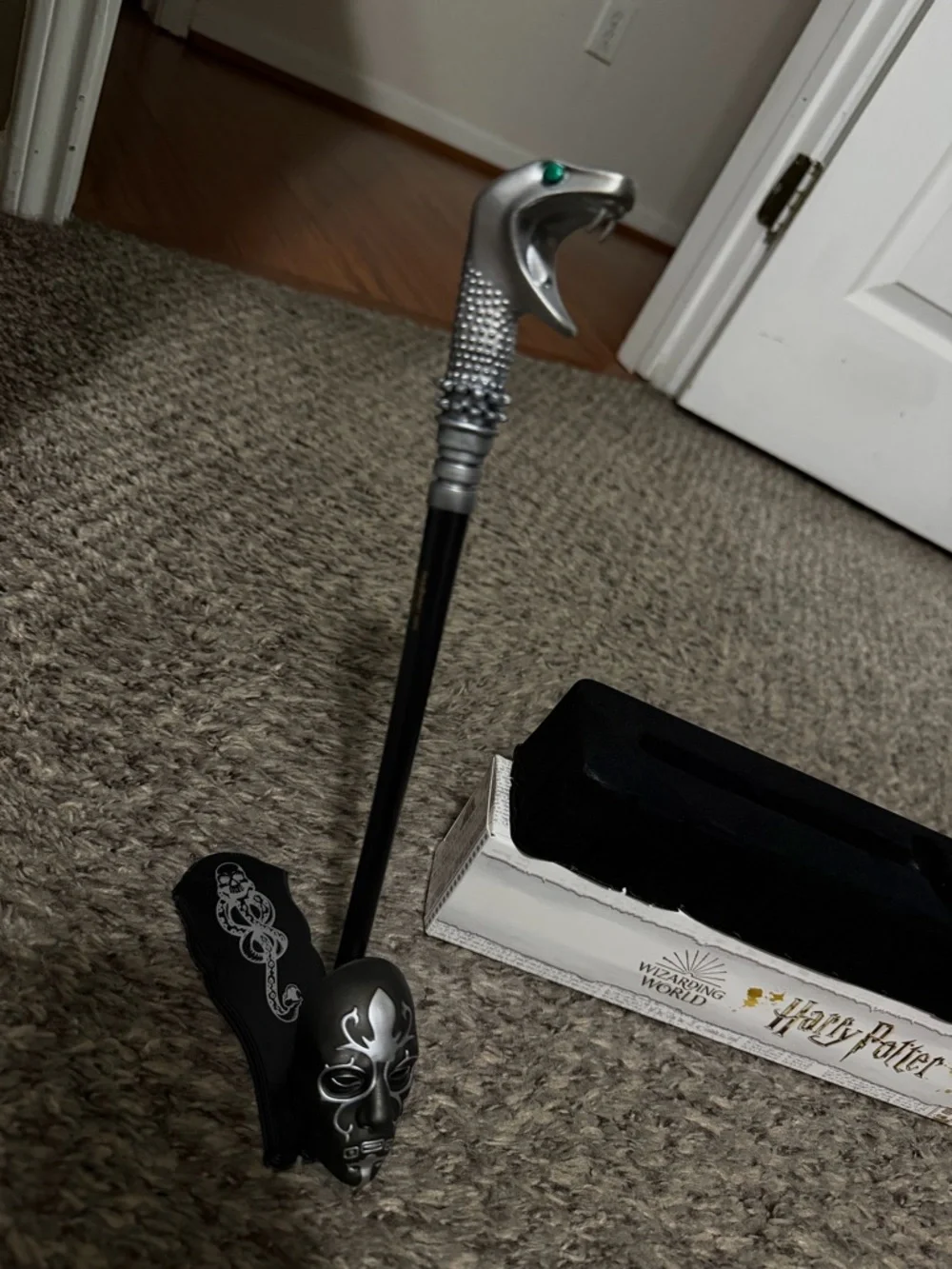 Warner Bros. Harry Potter Gold and Black Wand (blind box) - Picture 2 of 5